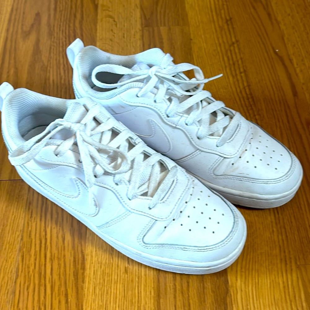 Nike Court Borough Low sz 7Y